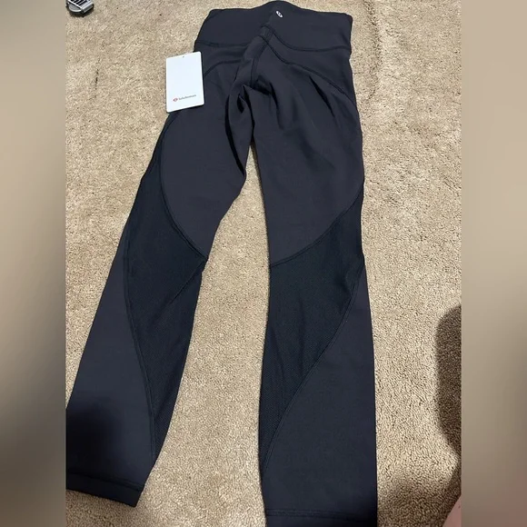 NWT lulu leggings size 2 - Picture 4 of 6